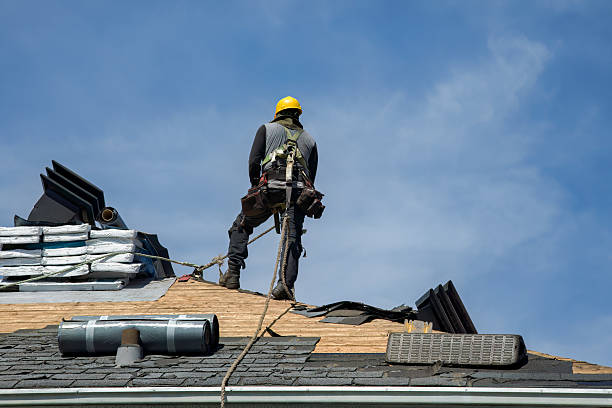 Professional Roofing technician working in Rockford, OH